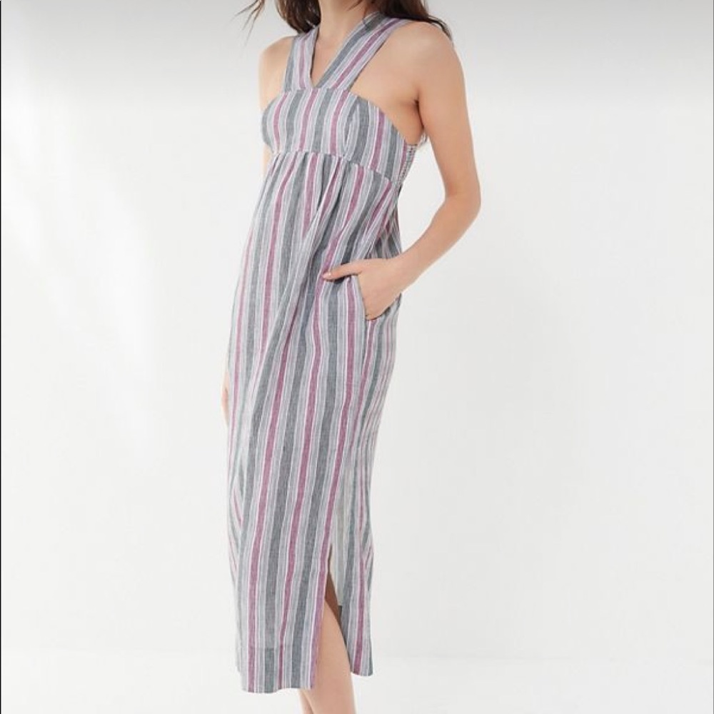 Urban Outfitters Santiana Y-neck Maxi dress